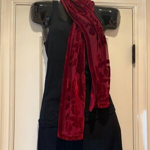 Vintage Burnout Velvet Floral Goth Scarf in Rich Red
